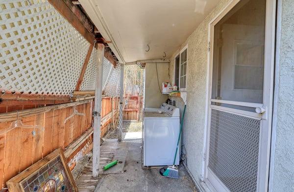 2511 Manhattan Ave, Montrose, CA