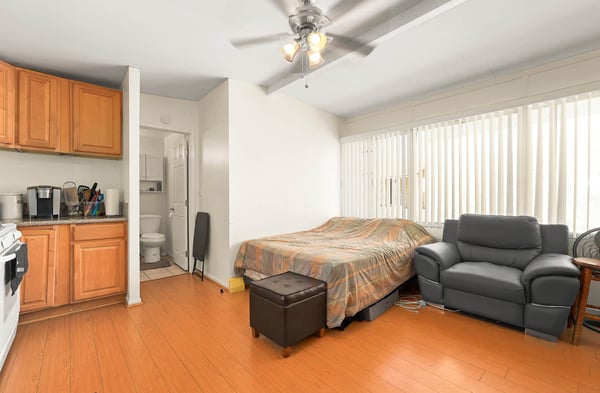 2511 Manhattan Ave, Montrose, CA