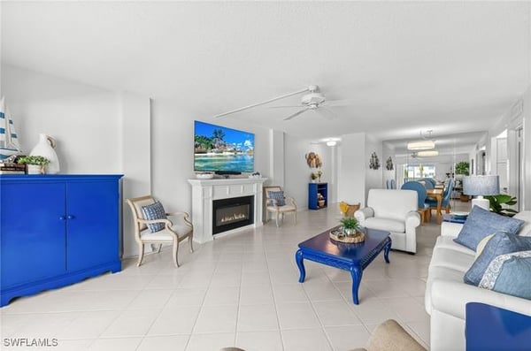 1977 Gulf Shore Blvd, 204, Naples, FL