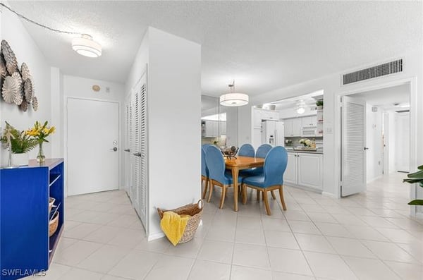 1977 Gulf Shore Blvd, 204, Naples, FL