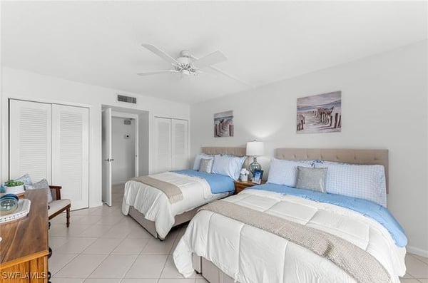 1977 Gulf Shore Blvd, 204, Naples, FL