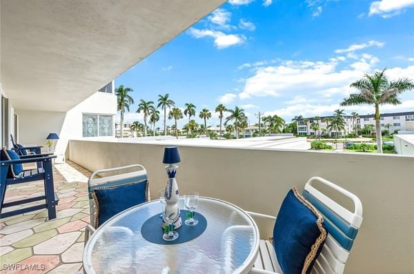 1977 Gulf Shore Blvd, 204, Naples, FL