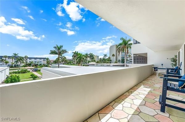 1977 Gulf Shore Blvd, 204, Naples, FL