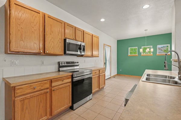 489 Longspur Drive, Brighton, CO