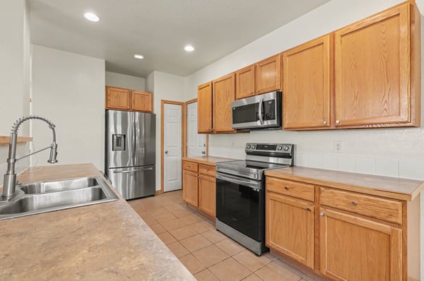 489 Longspur Drive, Brighton, CO