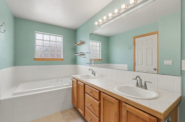 489 Longspur Drive, Brighton, CO