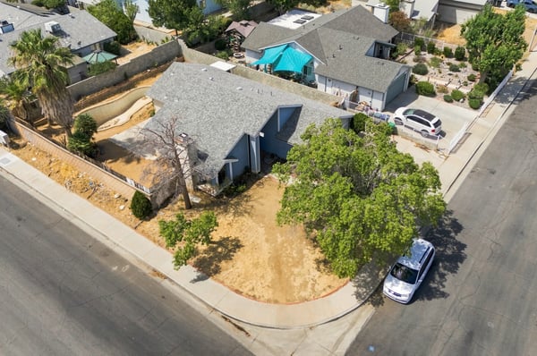 2240 Moonlight Ct, palmdale, CA