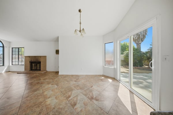 2240 Moonlight Ct, palmdale, CA