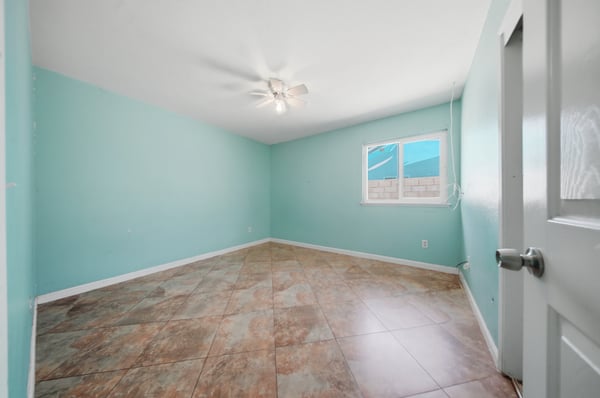 2240 Moonlight Ct, palmdale, CA
