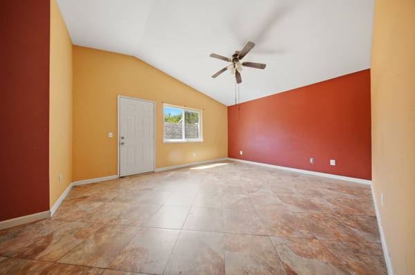2240 Moonlight Ct, palmdale, CA