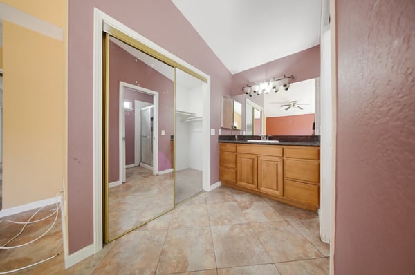 2240 Moonlight Ct, palmdale, CA
