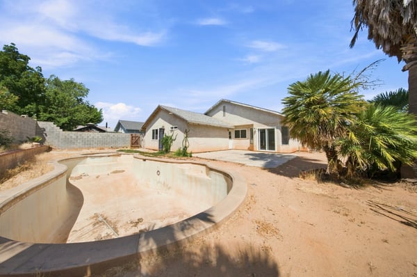 2240 Moonlight Ct, palmdale, CA