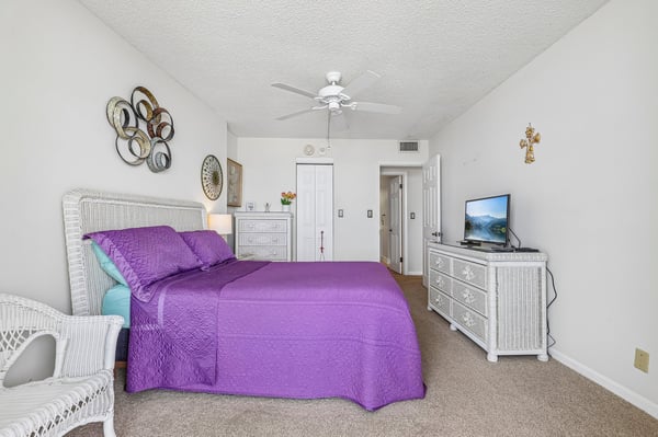 1601 Ocean Drive South, 402, Jacksonville Beach, FL