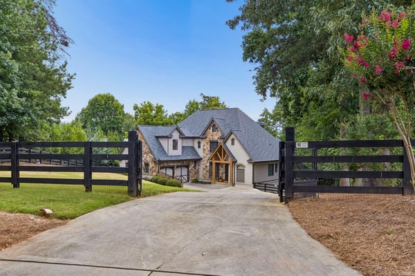 3330 Chimney Point Drive, Cumming, GA