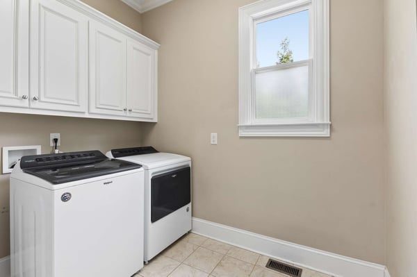 3330 Chimney Point Drive, Cumming, GA