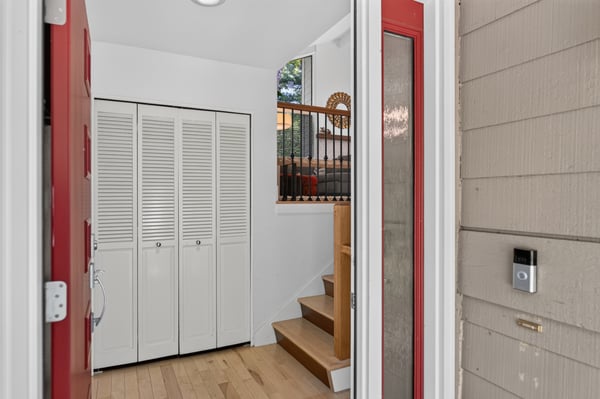 9925 SW Quail Post Rd, Portland, OR