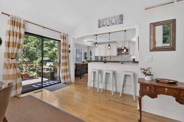 9925 SW Quail Post Rd, Portland, OR