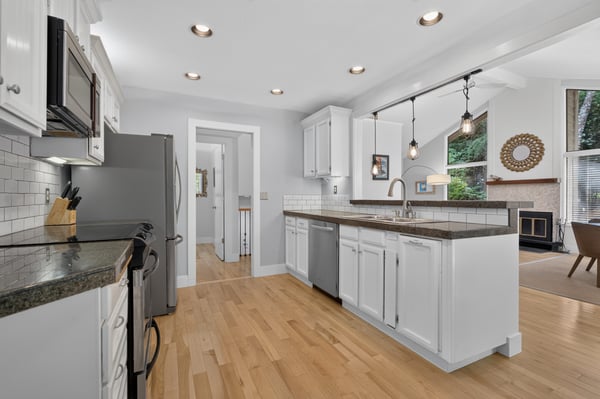 9925 SW Quail Post Rd, Portland, OR