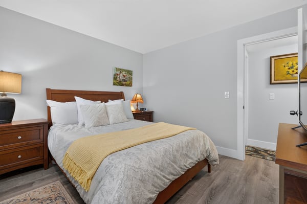 9925 SW Quail Post Rd, Portland, OR