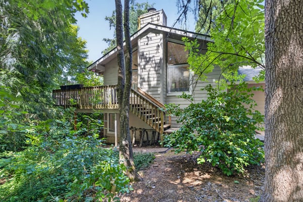 9925 SW Quail Post Rd, Portland, OR