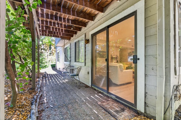 9925 SW Quail Post Rd, Portland, OR