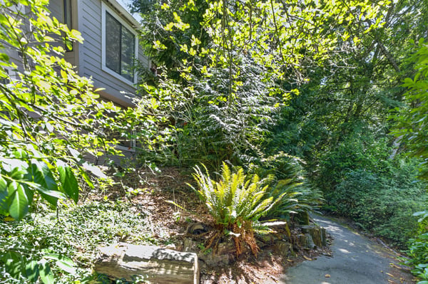 9925 SW Quail Post Rd, Portland, OR