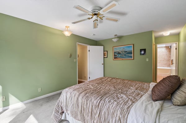 6 - 909 Carolwood Drive, Victoria, BC