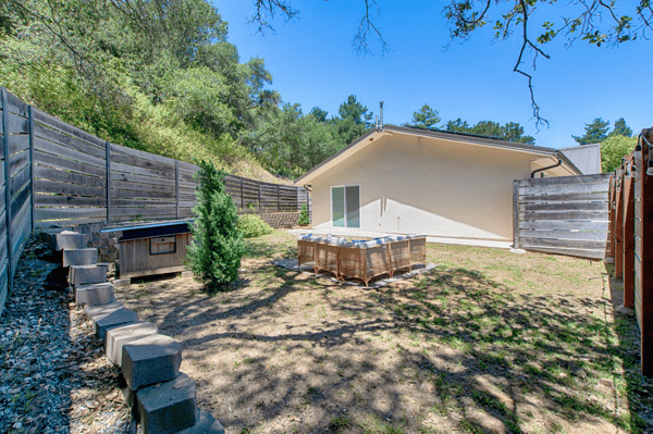 425 Echo Valley Rd, Salinas, CA