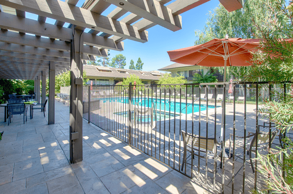 2140 Santa Cruz Ave, B106, Menlo Park, CA