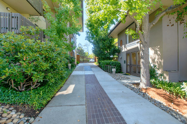 2140 Santa Cruz Ave, B106, Menlo Park, CA