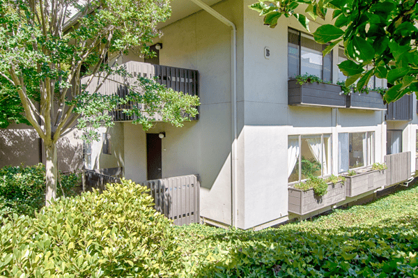 2140 Santa Cruz Ave, B106, Menlo Park, CA