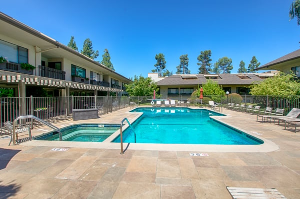 2140 Santa Cruz Ave, B106, Menlo Park, CA