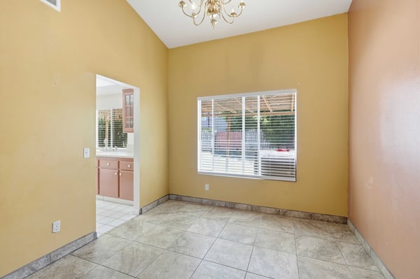 2614 W Newgrove St, Lancaster, CA