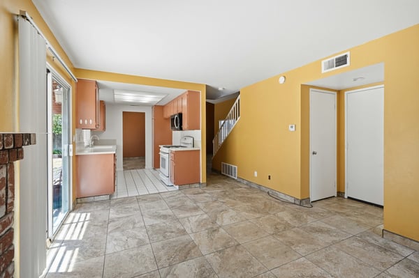 2614 W Newgrove St, Lancaster, CA