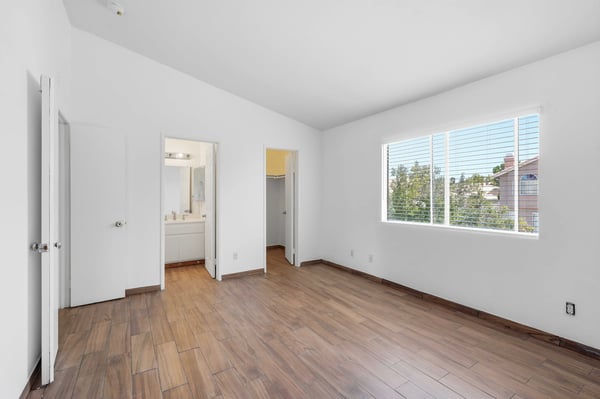 2614 W Newgrove St, Lancaster, CA