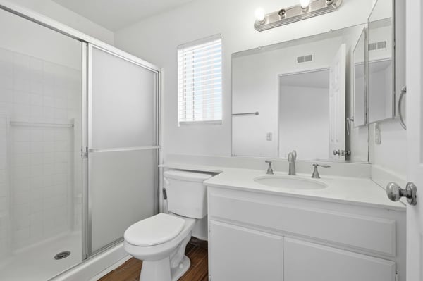 2614 W Newgrove St, Lancaster, CA