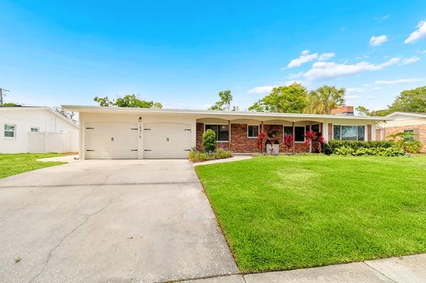 10916 Carrollwood Dr, Tampa, FL