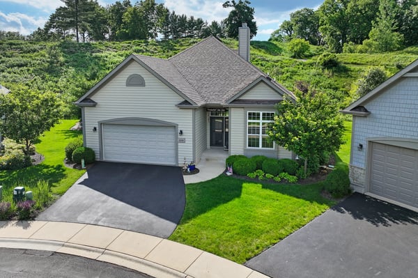 120 Lake Vista Ct., Fontana, WI