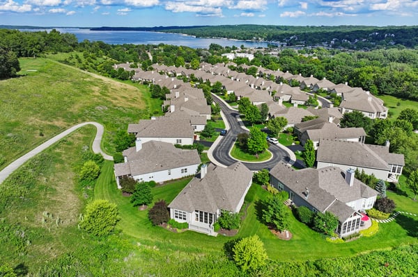 120 Lake Vista Ct., Fontana, WI