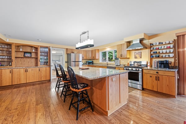 33 Indian Point Road, Hebron, NH