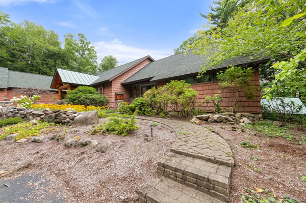 33 Indian Point Road, Hebron, NH