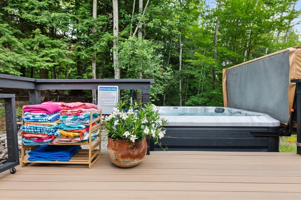33 Indian Point Road, Hebron, NH