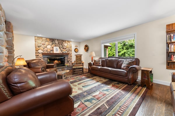 33 Indian Point Road, Hebron, NH