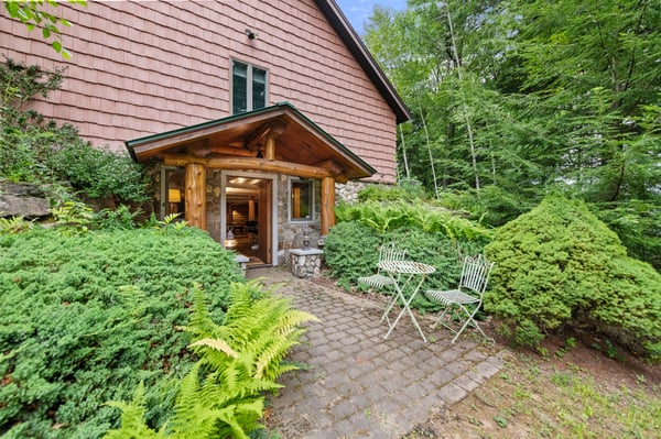 33 Indian Point Road, Hebron, NH
