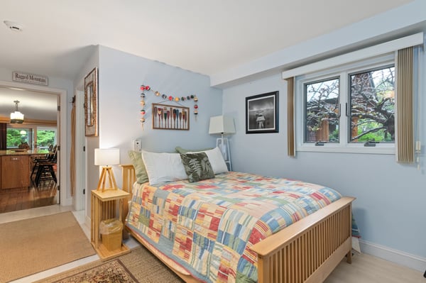 33 Indian Point Road, Hebron, NH