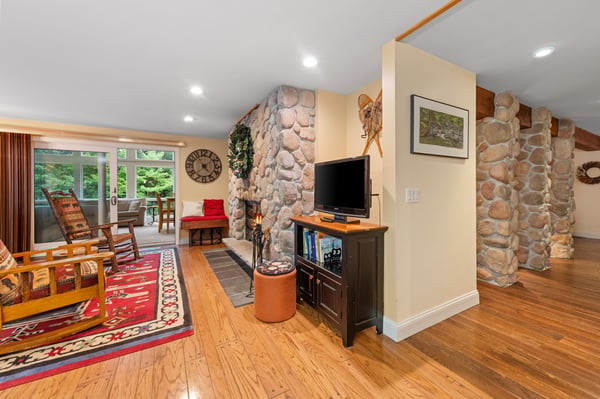 33 Indian Point Road, Hebron, NH