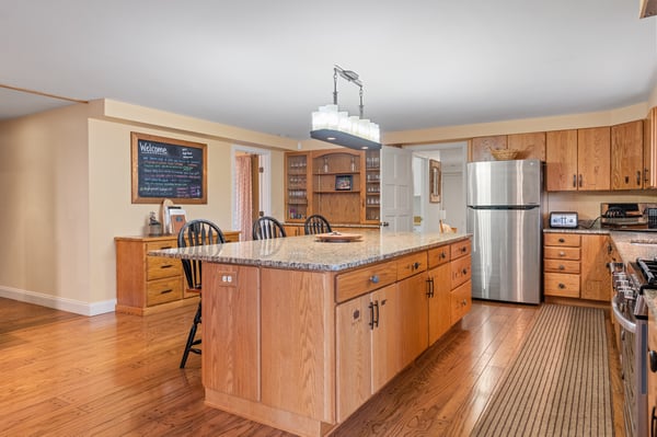 33 Indian Point Road, Hebron, NH