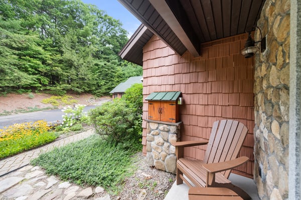 33 Indian Point Road, Hebron, NH