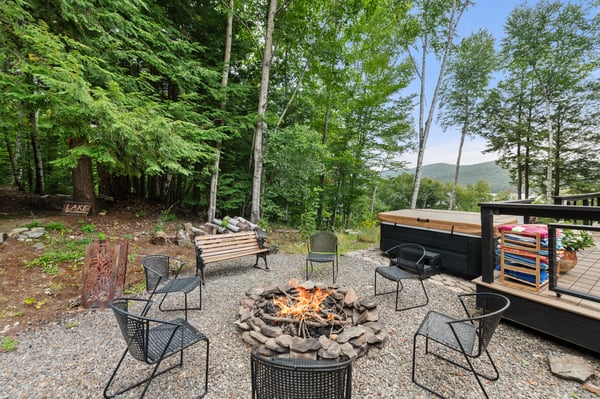 33 Indian Point Road, Hebron, NH