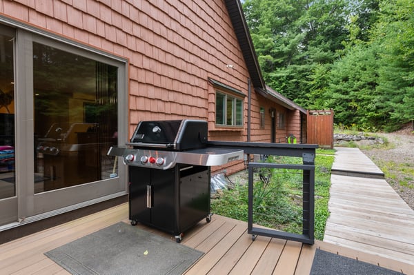 33 Indian Point Road, Hebron, NH